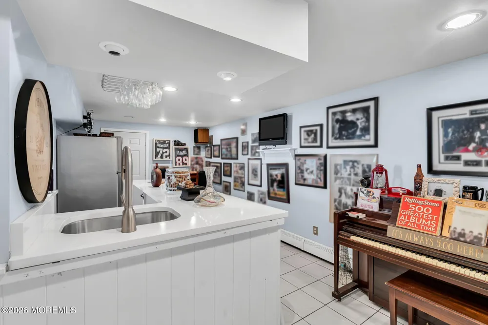 35 Richard Terrace Middletown, NJ 07748