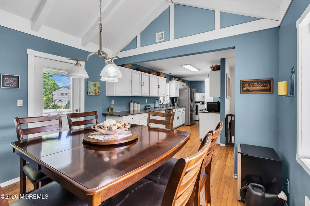 35 Richard Terrace Middletown, NJ 07748