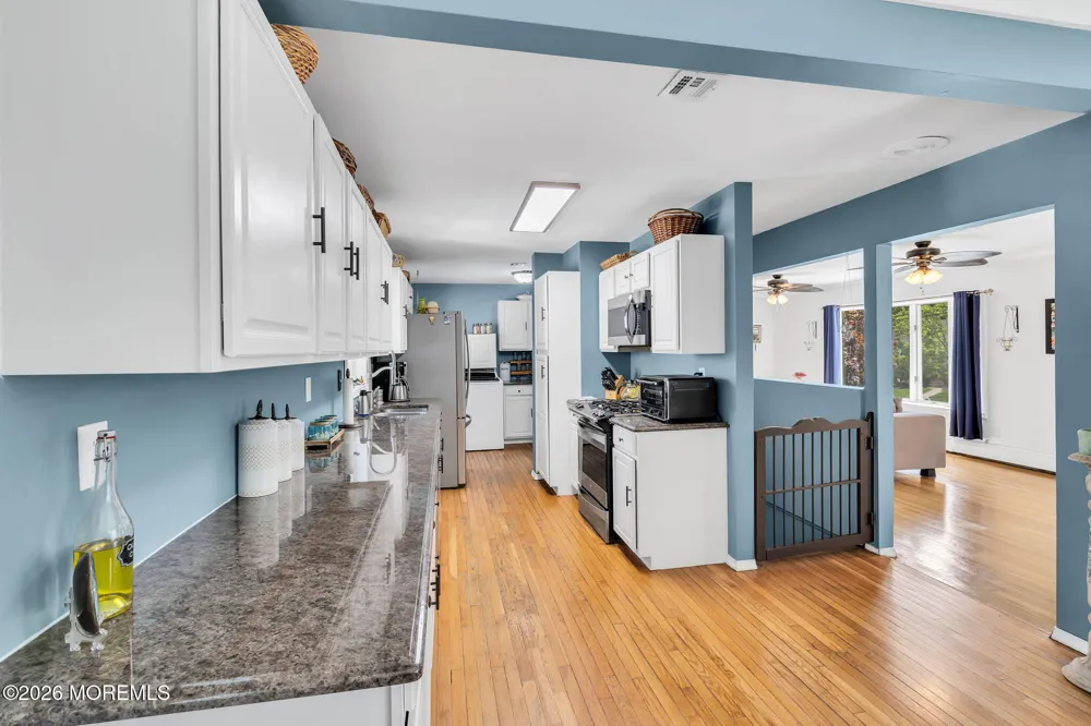 35 Richard Terrace Middletown, NJ 07748