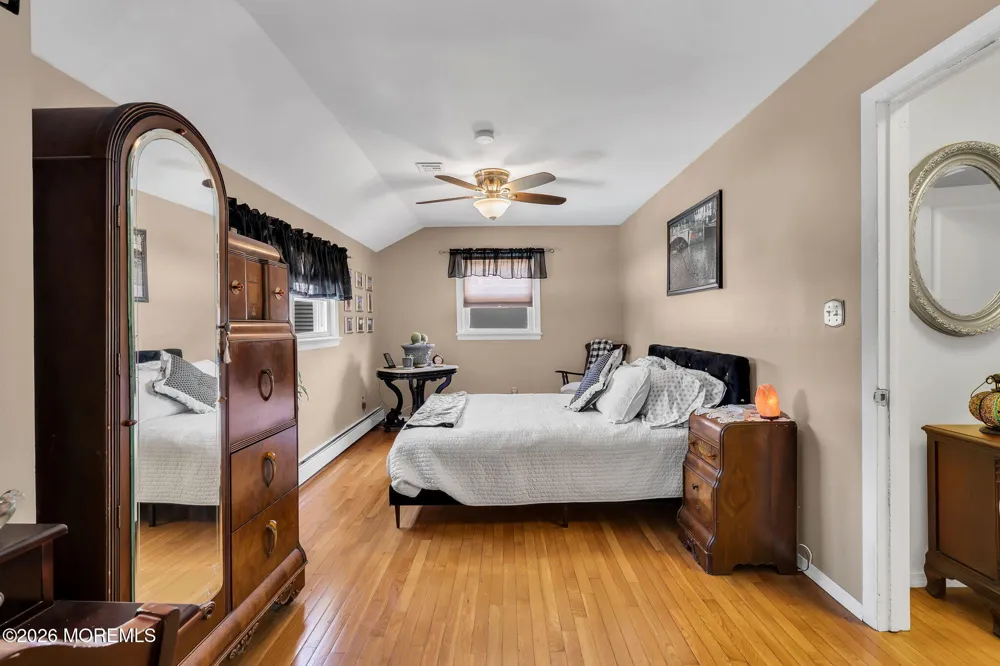 35 Richard Terrace Middletown, NJ 07748