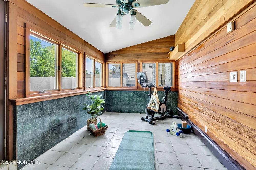 35 Richard Terrace Middletown, NJ 07748