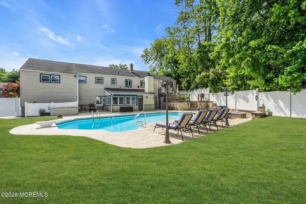 35 Richard Terrace Middletown, NJ 07748