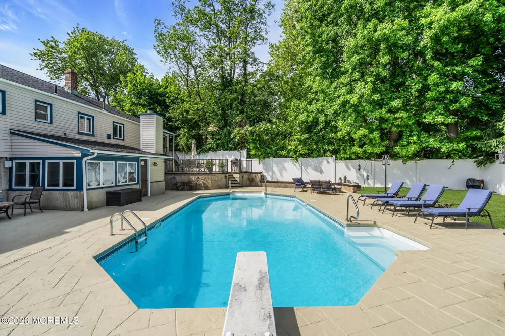 35 Richard Terrace Middletown, NJ 07748