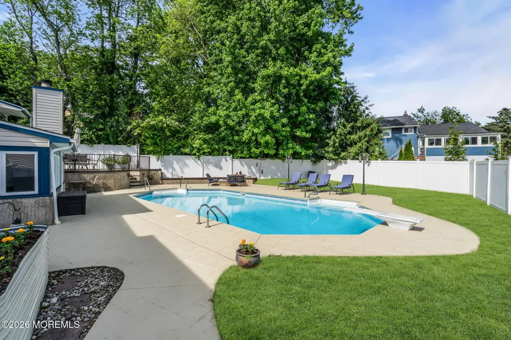 35 Richard Terrace Middletown, NJ 07748