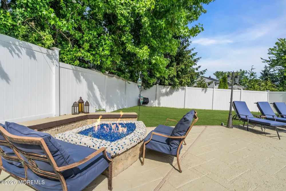 35 Richard Terrace Middletown, NJ 07748