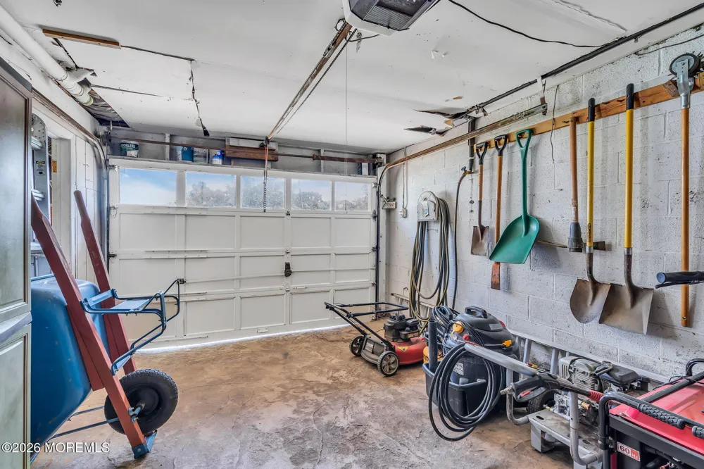 35 Richard Terrace Middletown, NJ 07748