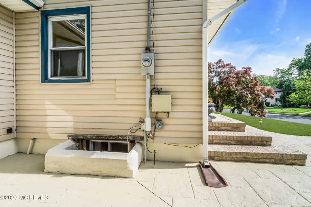 35 Richard Terrace Middletown, NJ 07748