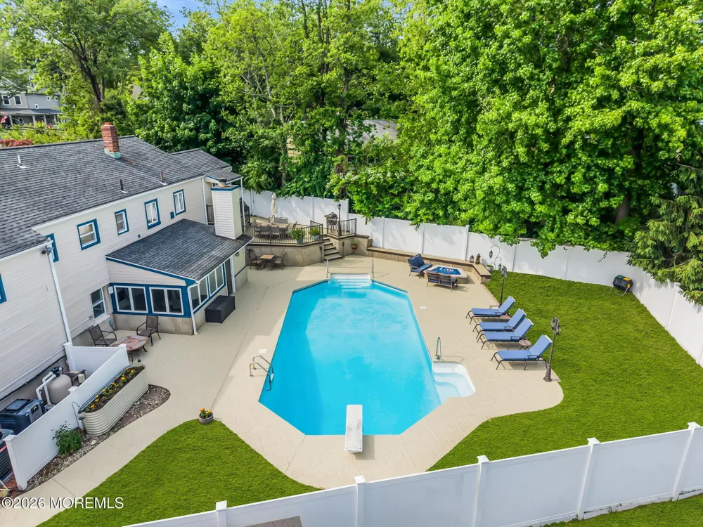 35 Richard Terrace Middletown, NJ 07748