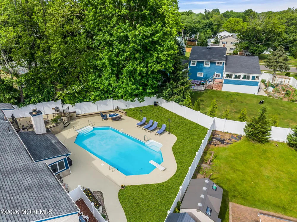 35 Richard Terrace Middletown, NJ 07748