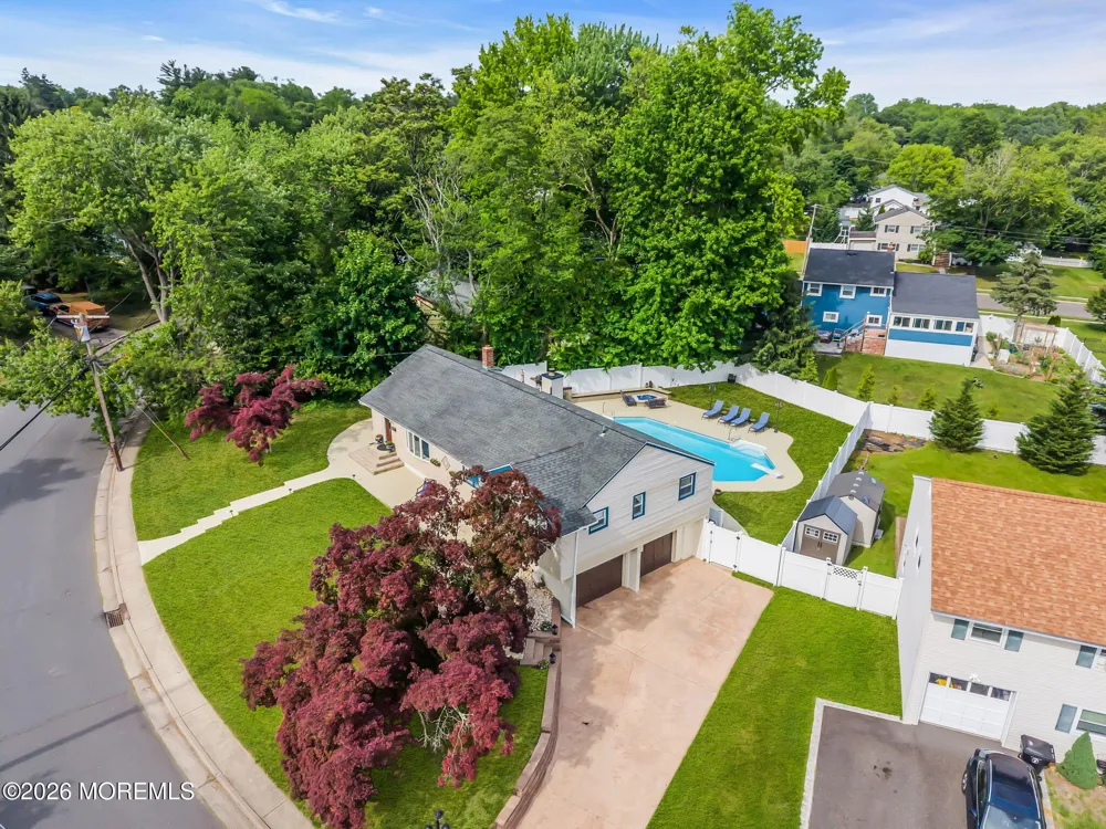 35 Richard Terrace Middletown, NJ 07748