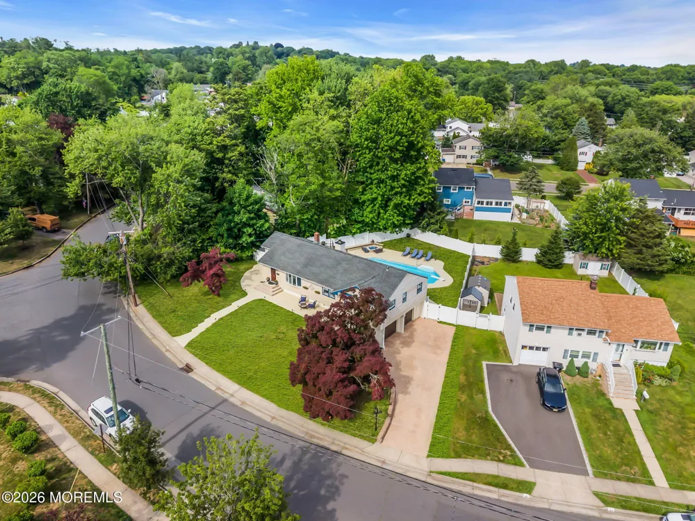 35 Richard Terrace Middletown, NJ 07748