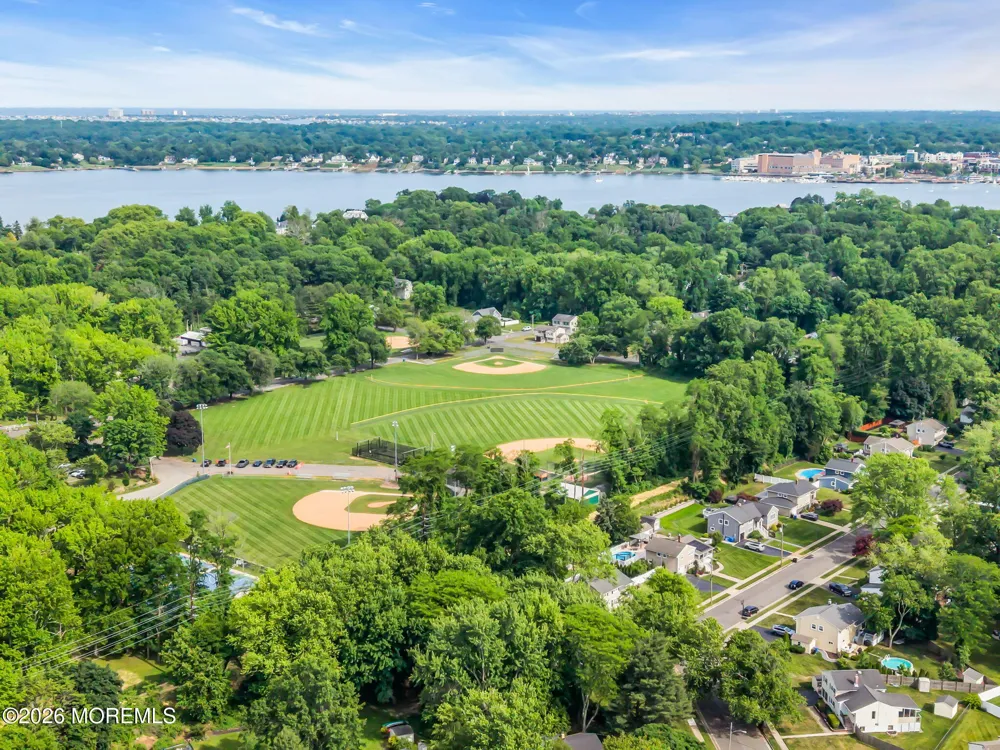35 Richard Terrace Middletown, NJ 07748
