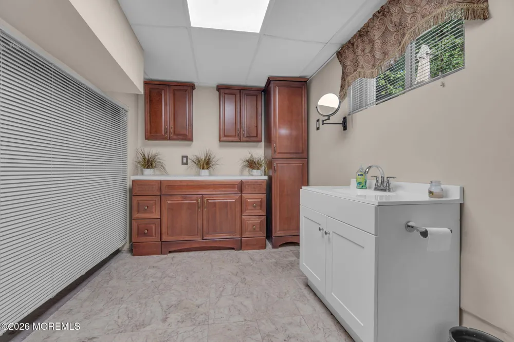 35 Richard Terrace Middletown, NJ 07748