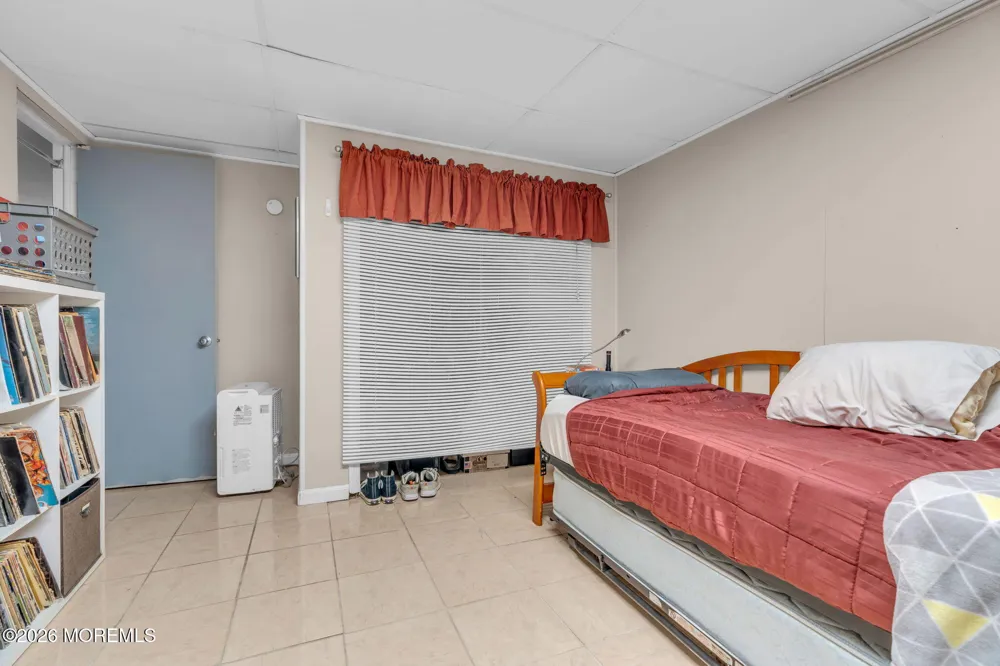 35 Richard Terrace Middletown, NJ 07748