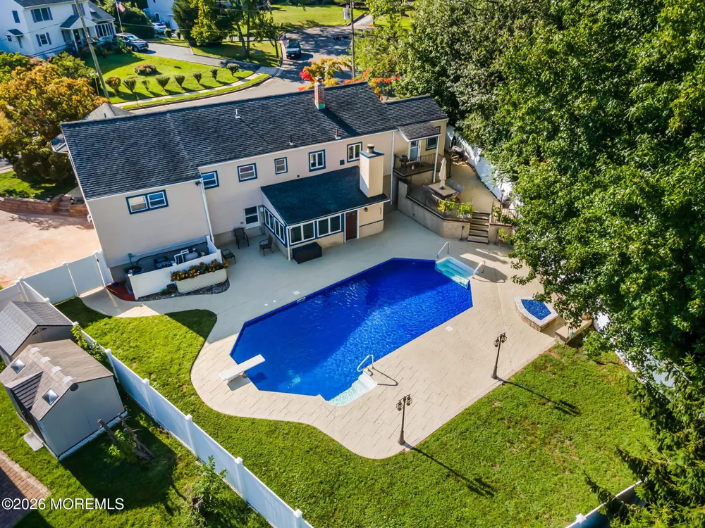 35 Richard Terrace Middletown, NJ 07748