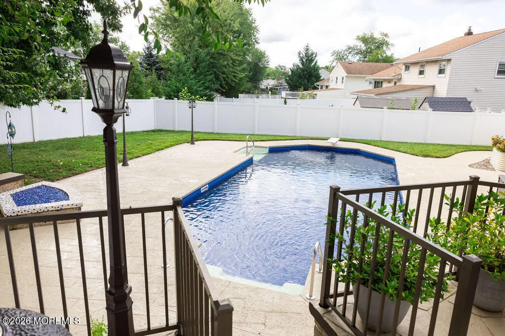 35 Richard Terrace Middletown, NJ 07748