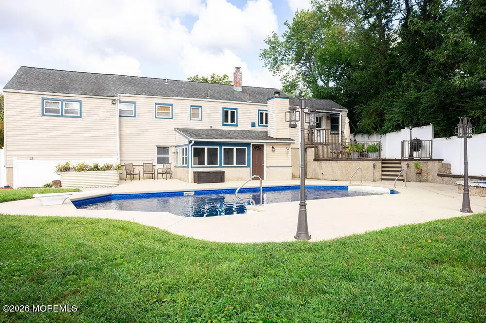 35 Richard Terrace Middletown, NJ 07748