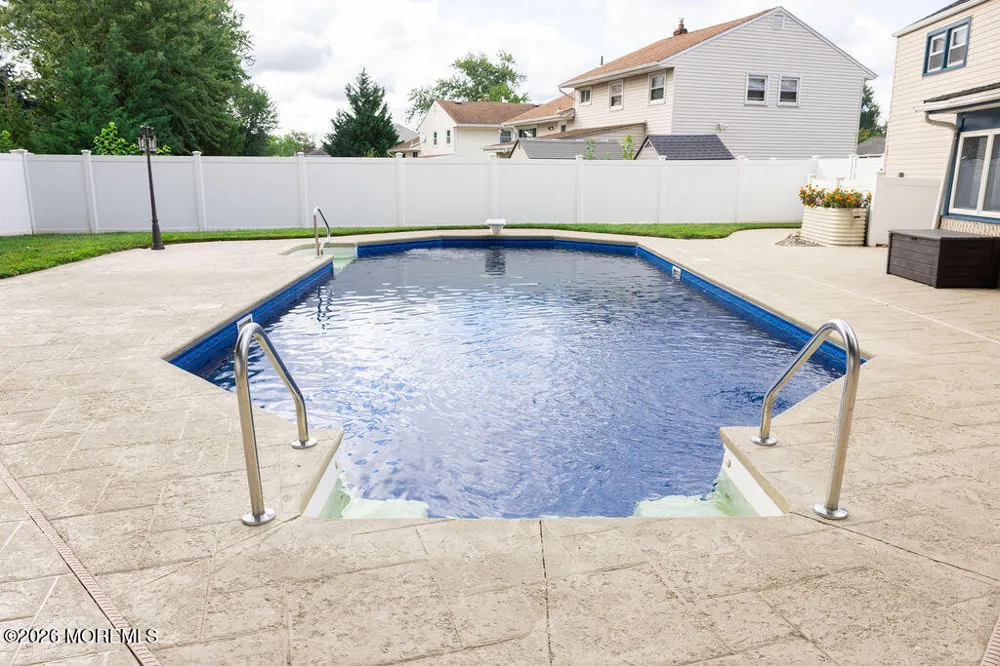 35 Richard Terrace Middletown, NJ 07748