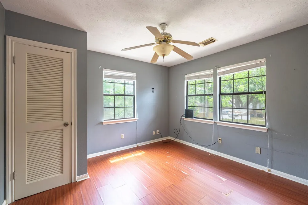 3726 Bayshore Drive Bacliff, TX 77518