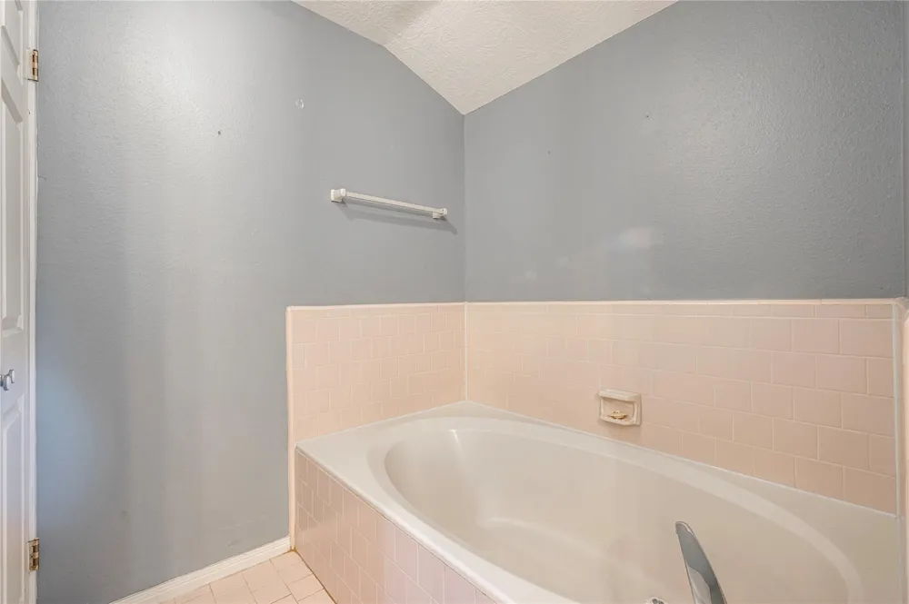 3726 Bayshore Drive Bacliff, TX 77518