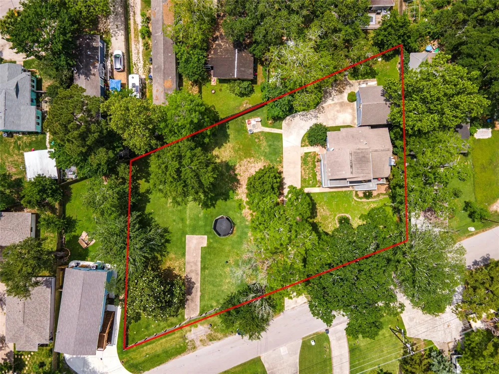 3726 Bayshore Drive Bacliff, TX 77518