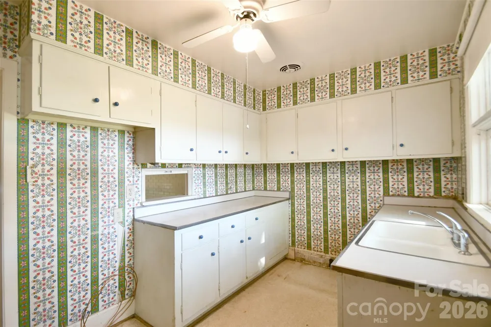 4547 Woodlark Lane Charlotte, NC 28211