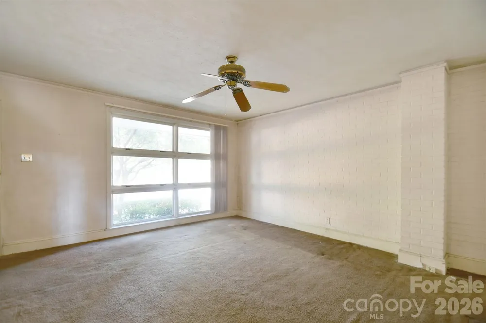 4547 Woodlark Lane Charlotte, NC 28211