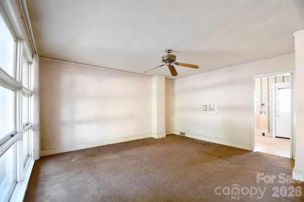 4547 Woodlark Lane Charlotte, NC 28211