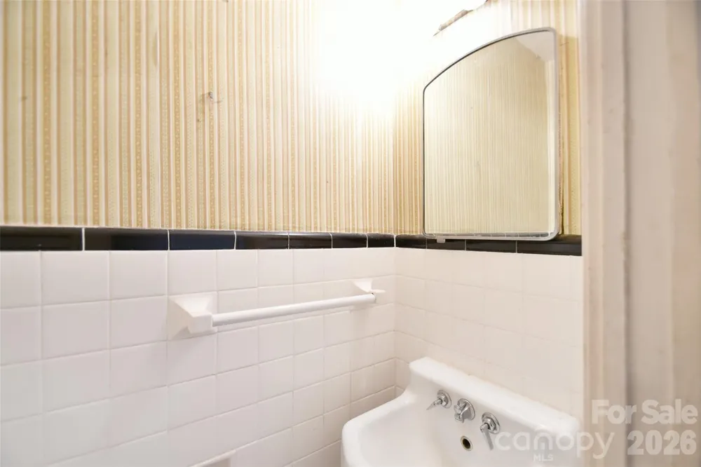 4547 Woodlark Lane Charlotte, NC 28211
