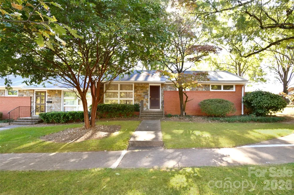 4547 Woodlark Lane Charlotte, NC 28211