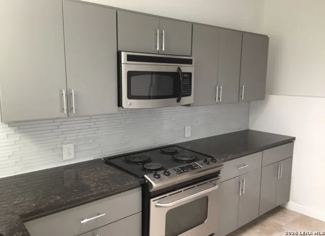 100 DINN DR Unit 6 San Antonio, TX 78218