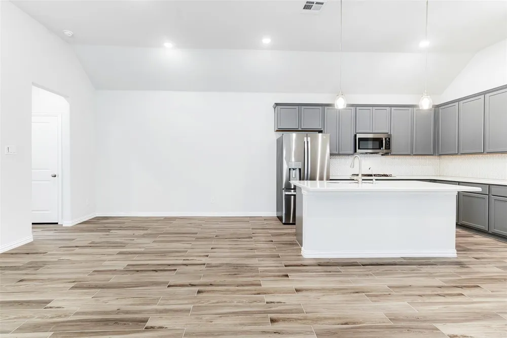 1513 Big Sky Lane Garland, TX 75042