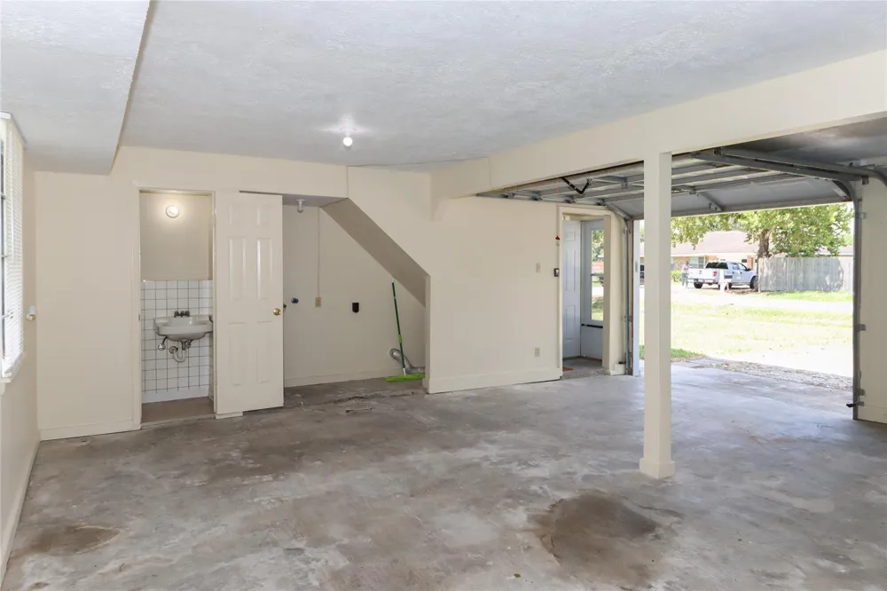 306 Virginia Drive Fresno, TX 77545