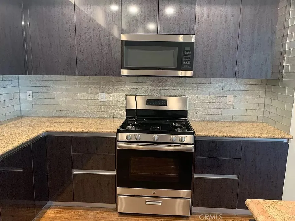 11442 Victory Boulevard #303 North Hollywood, CA 91606