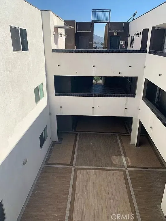 11442 Victory Boulevard #303 North Hollywood, CA 91606