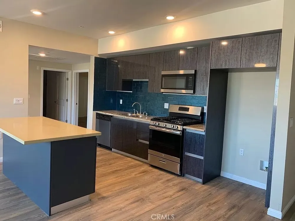 11442 Victory Boulevard #303 North Hollywood, CA 91606