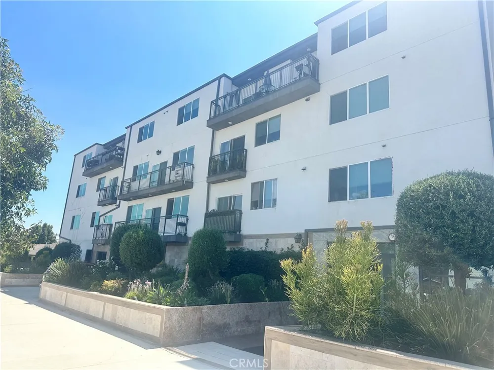 11442 Victory Boulevard #303 North Hollywood, CA 91606
