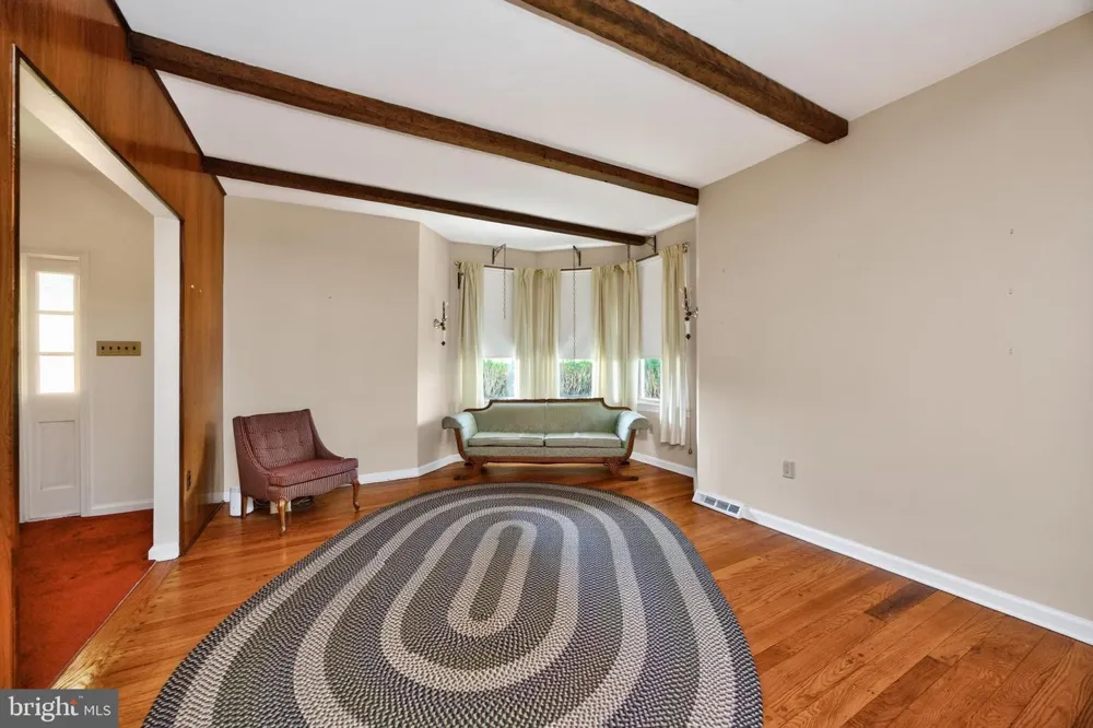 320 HILLTOWN PIKE Line Lexington, PA 18932