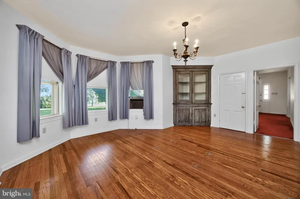 320 HILLTOWN PIKE Line Lexington, PA 18932