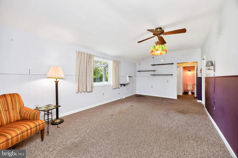 320 HILLTOWN PIKE Line Lexington, PA 18932