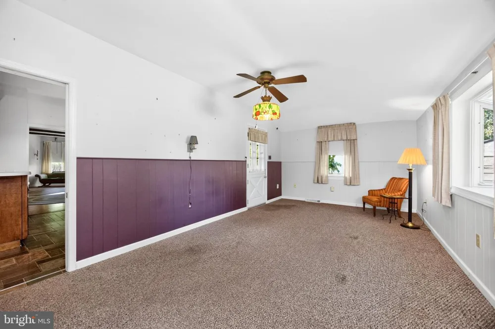 320 HILLTOWN PIKE Line Lexington, PA 18932