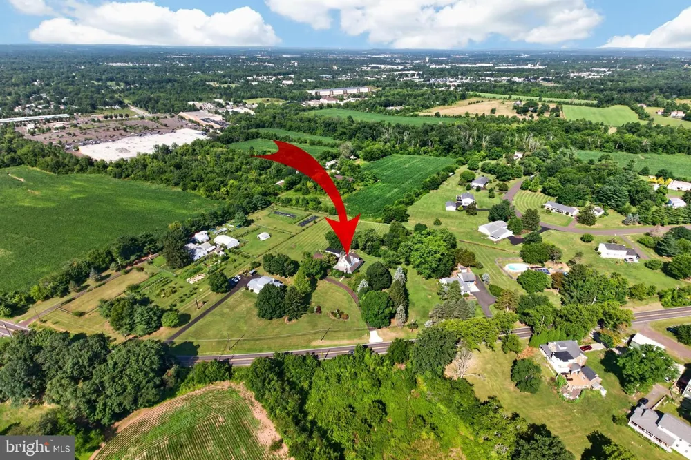 320 HILLTOWN PIKE Line Lexington, PA 18932