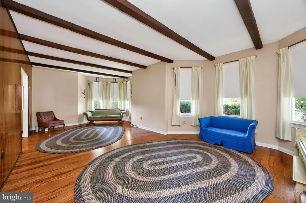 320 HILLTOWN PIKE Line Lexington, PA 18932