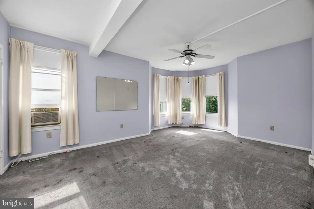 320 HILLTOWN PIKE Line Lexington, PA 18932