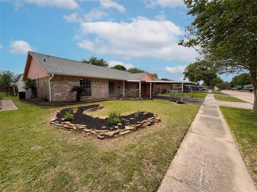 1902 New Orleans Street Deer Park, TX 77536