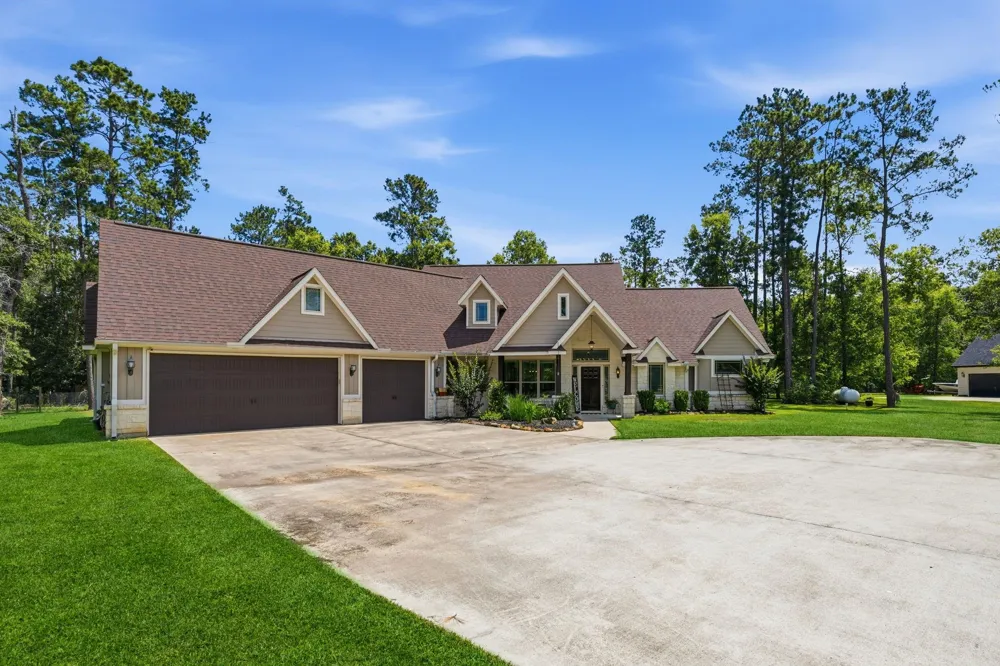 209 County Road 6324 Dayton, TX 77535