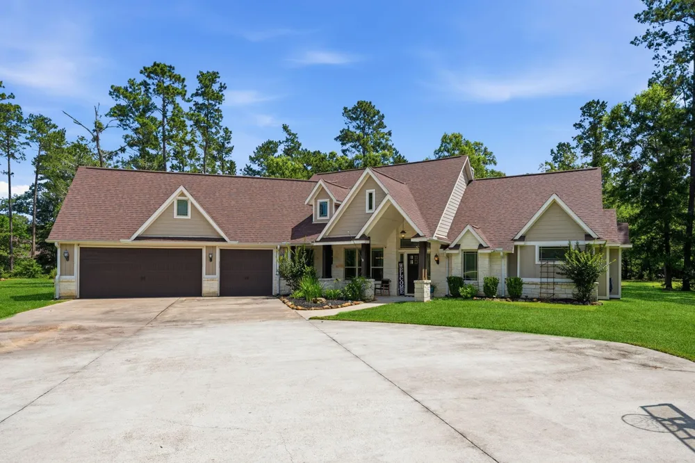 209 County Road 6324 Dayton, TX 77535