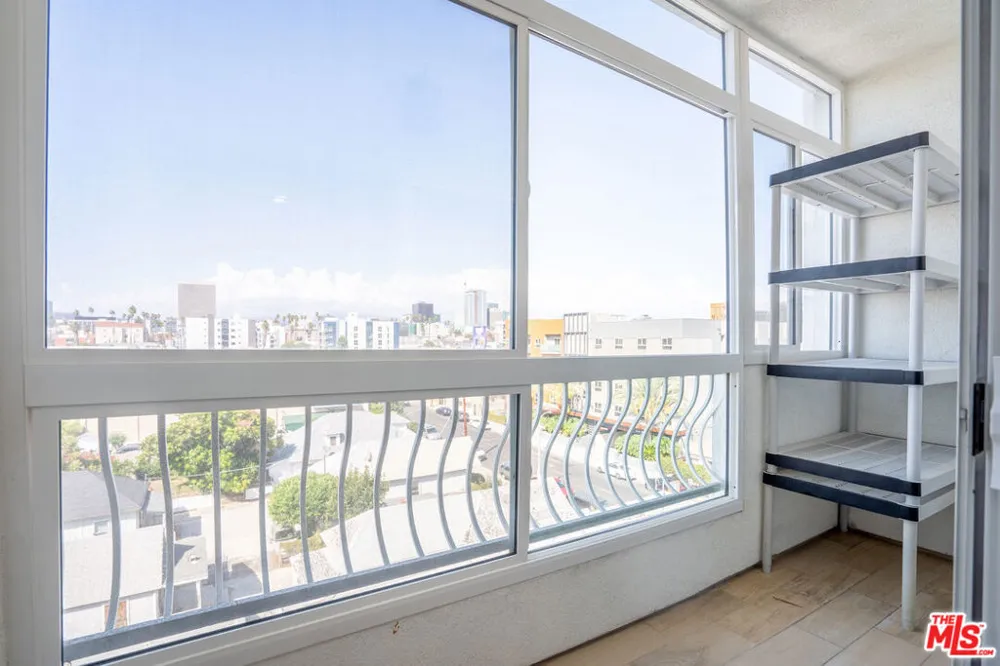 1037 S Fedora Street #401 Los Angeles, CA 90006