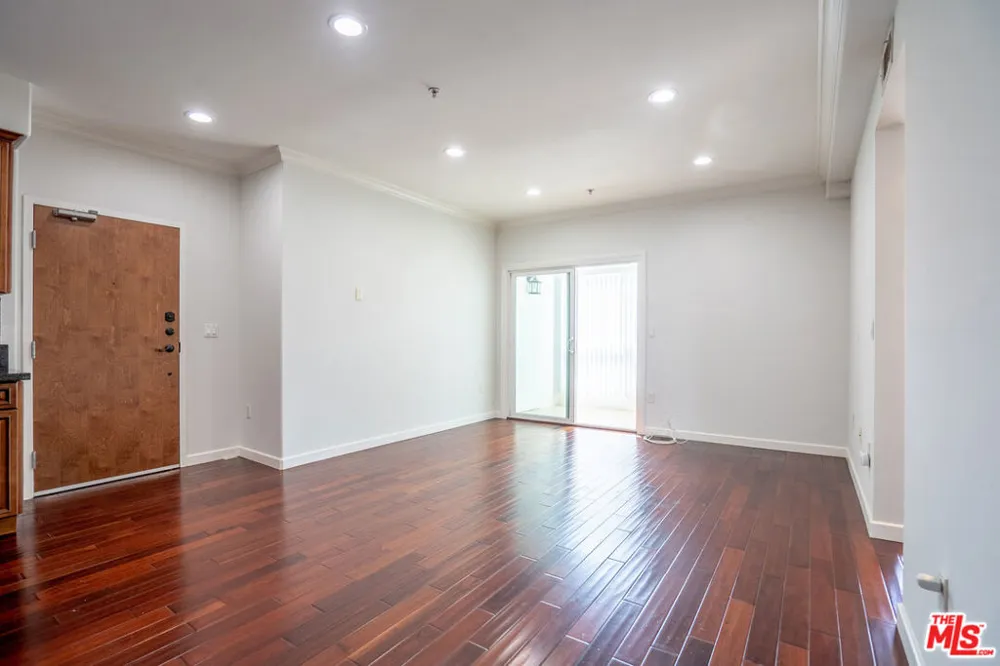 1037 S Fedora Street #401 Los Angeles, CA 90006
