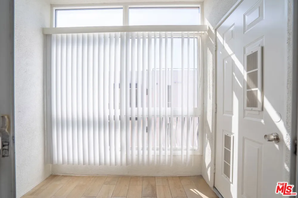 1037 S Fedora Street #401 Los Angeles, CA 90006